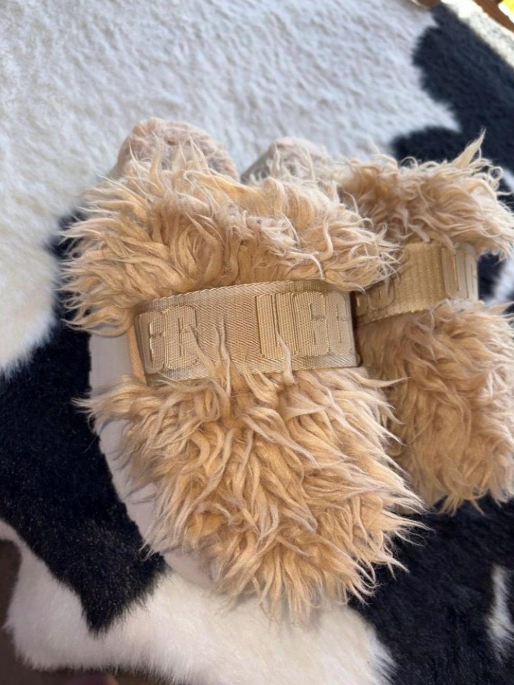 Ugg fuzzy Slide Sandals in Beige